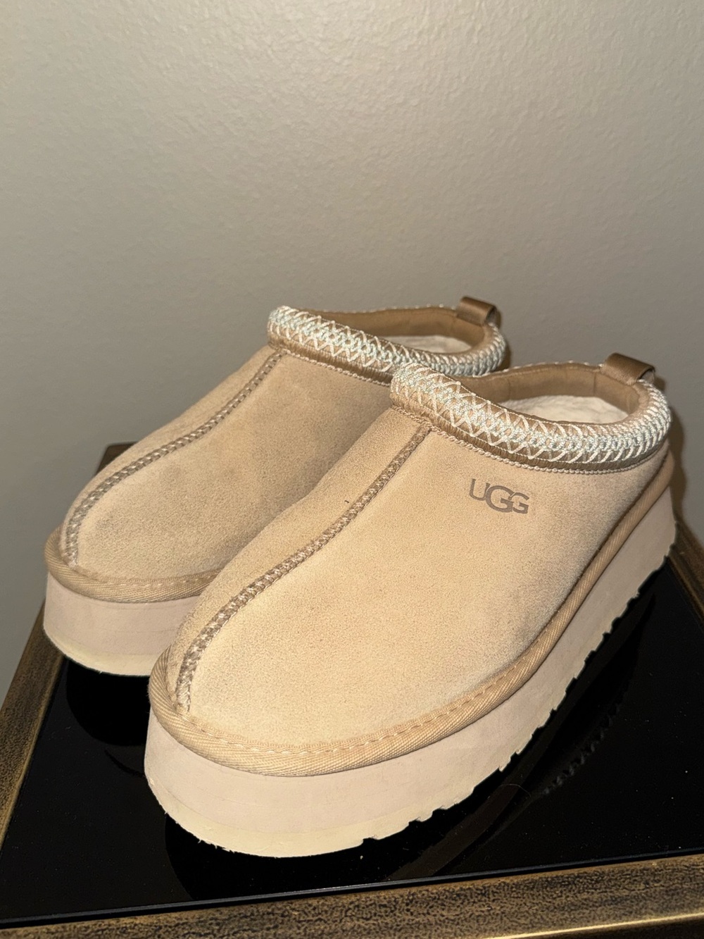 UGG Tazz Slippers Sand Braided-Trim Platform Size 9